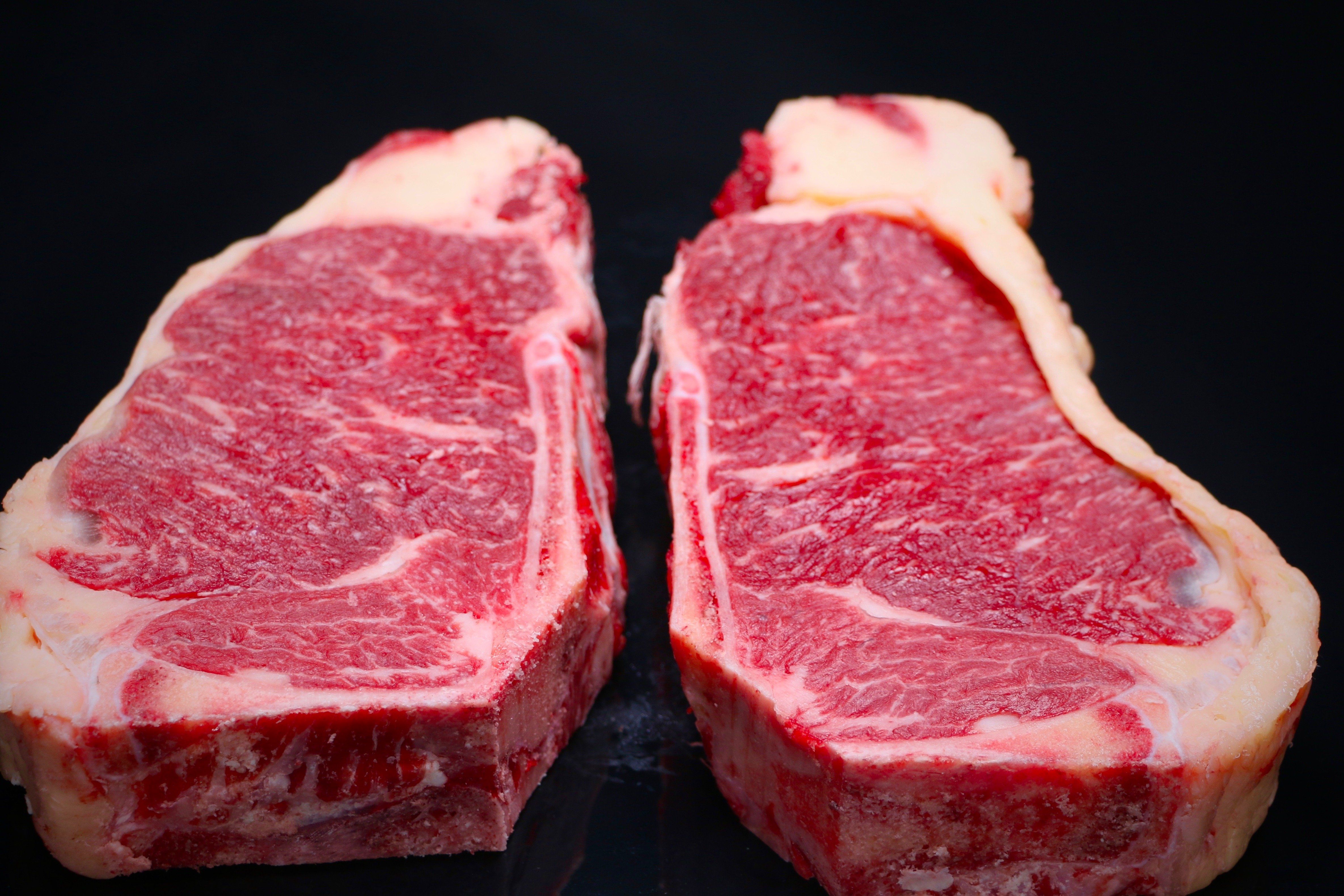 Fleisch-Simmental-Striploin2018_11_300683 Striploin Steak vom Simmentaler Rind