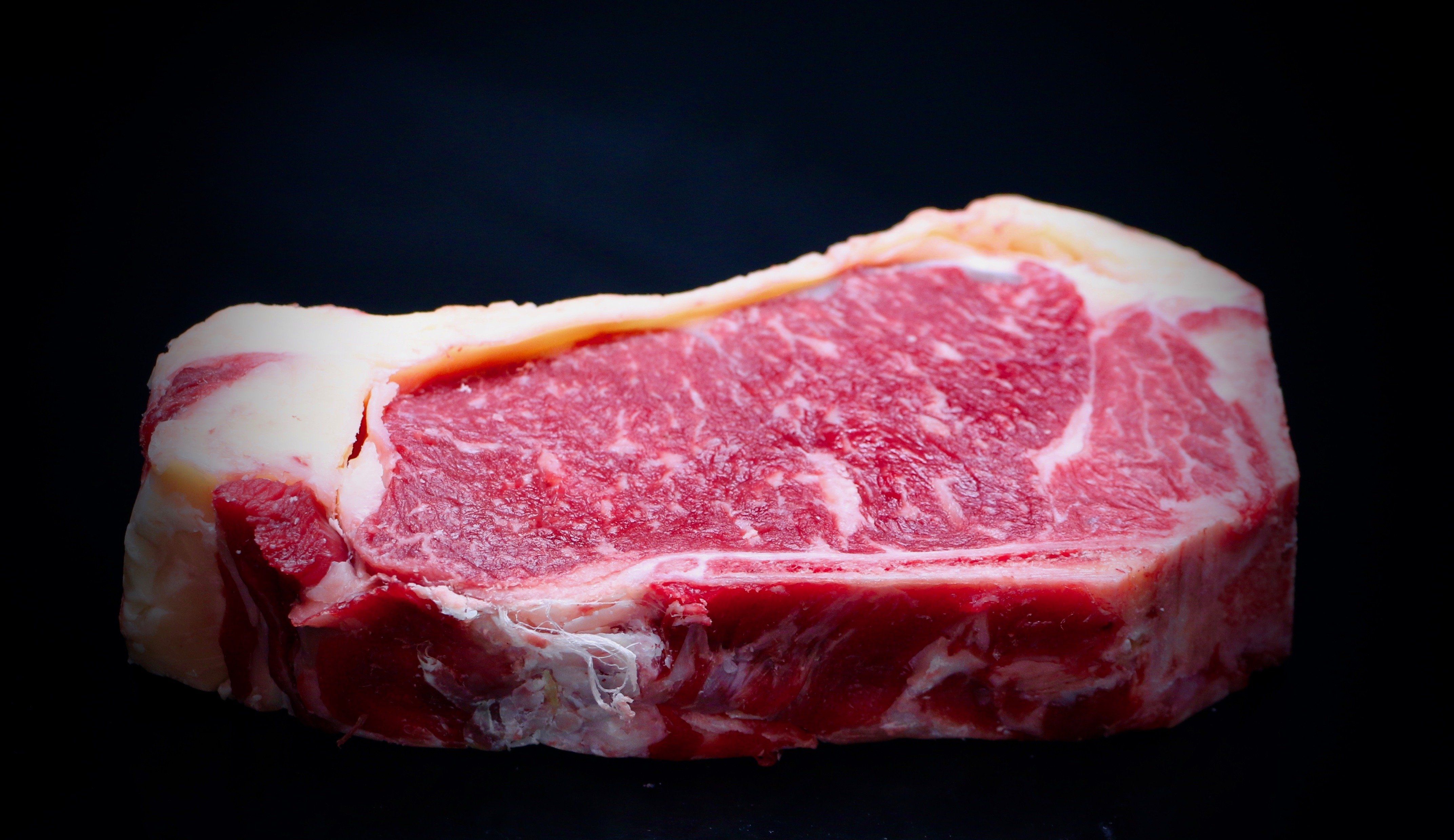 Fleisch-Simmental-Striploin2018_11_300676 Club Steak Dry Aged vom Simmental Rind